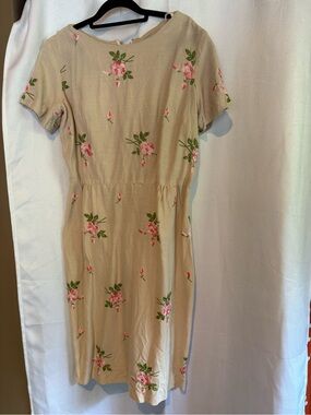 LA ROTH // Beige Floral Midi Dress with Pink Rose Print